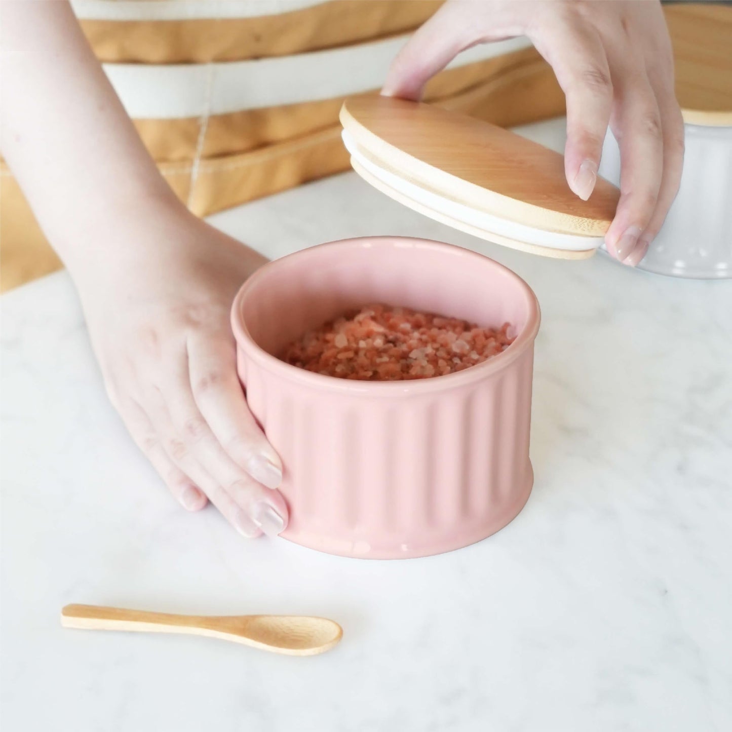 seicasaya Ceramic Condiment Pot with Bamboo Lid - 17oz Multi-purpose Seasoning Container for Salt, Sugar, Spices - Modern Striped Kitchen Countertop Storage Jar (Pink)