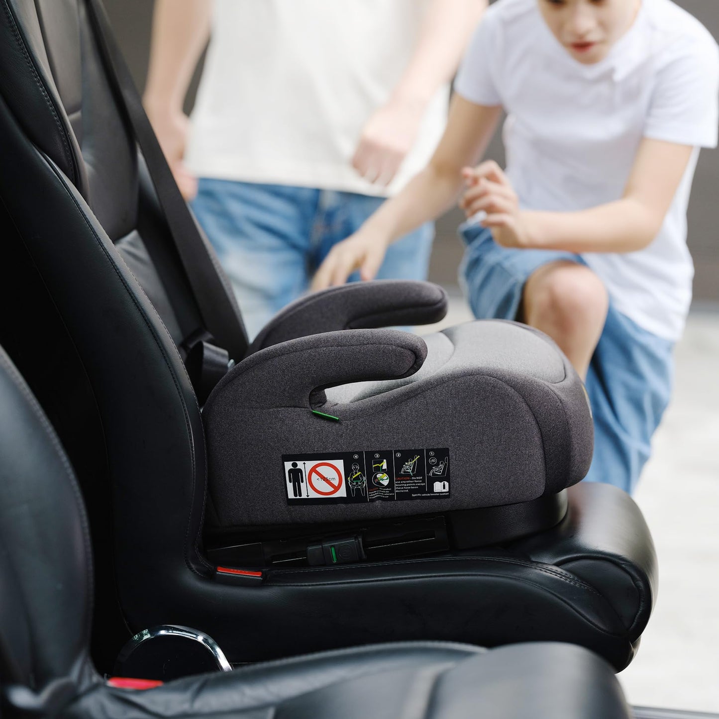 Jovikids I-Size Booster Seat for Car with ISOFIX, 125-150cm (Group 2/3, 6-12 Years), Portable Car Seats for Kids, Comfortable, Compact, Convenient for Everyday Use, Great for Travel, ECE R129, Black