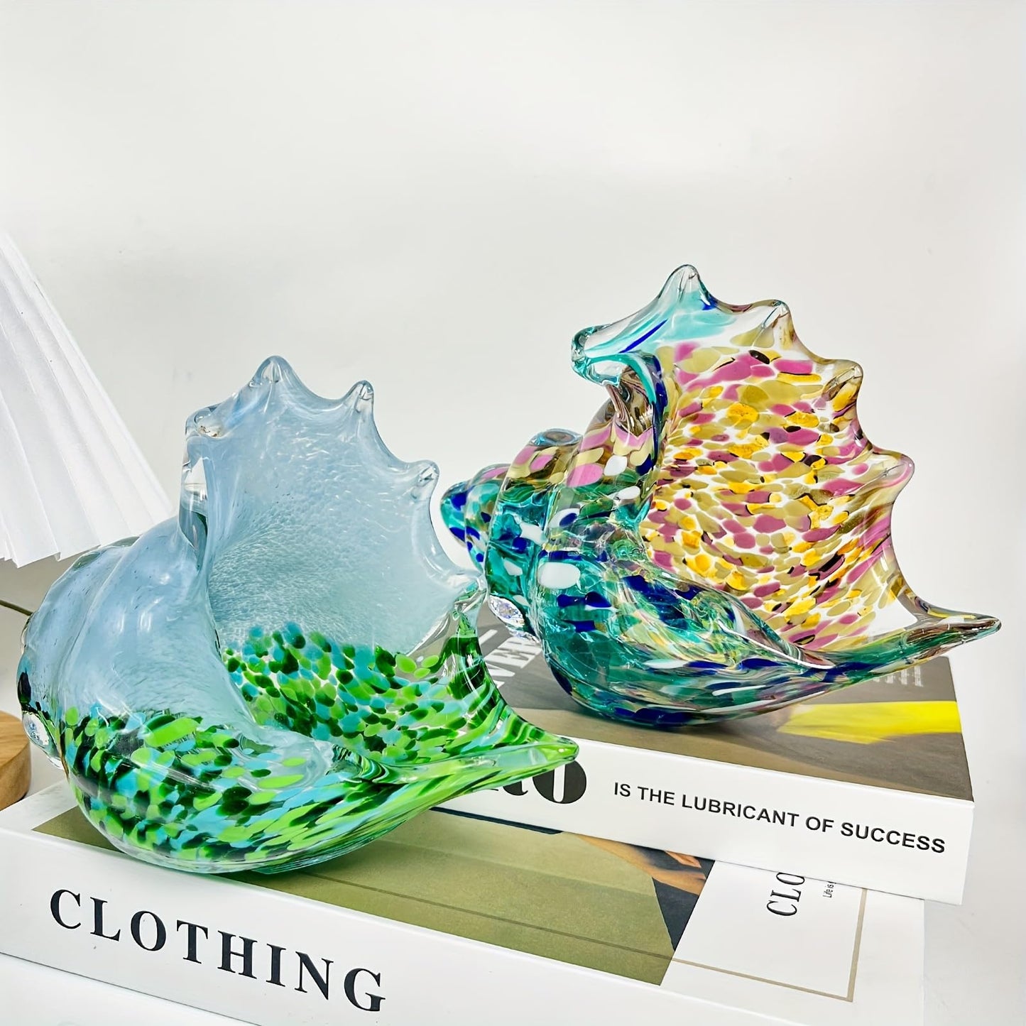 ORRFIDDY Hand Glass Conch Statue, Clear Glass Conch Decoration for Coastal Home Decor, Beach-Themed Tabletop Sculpture