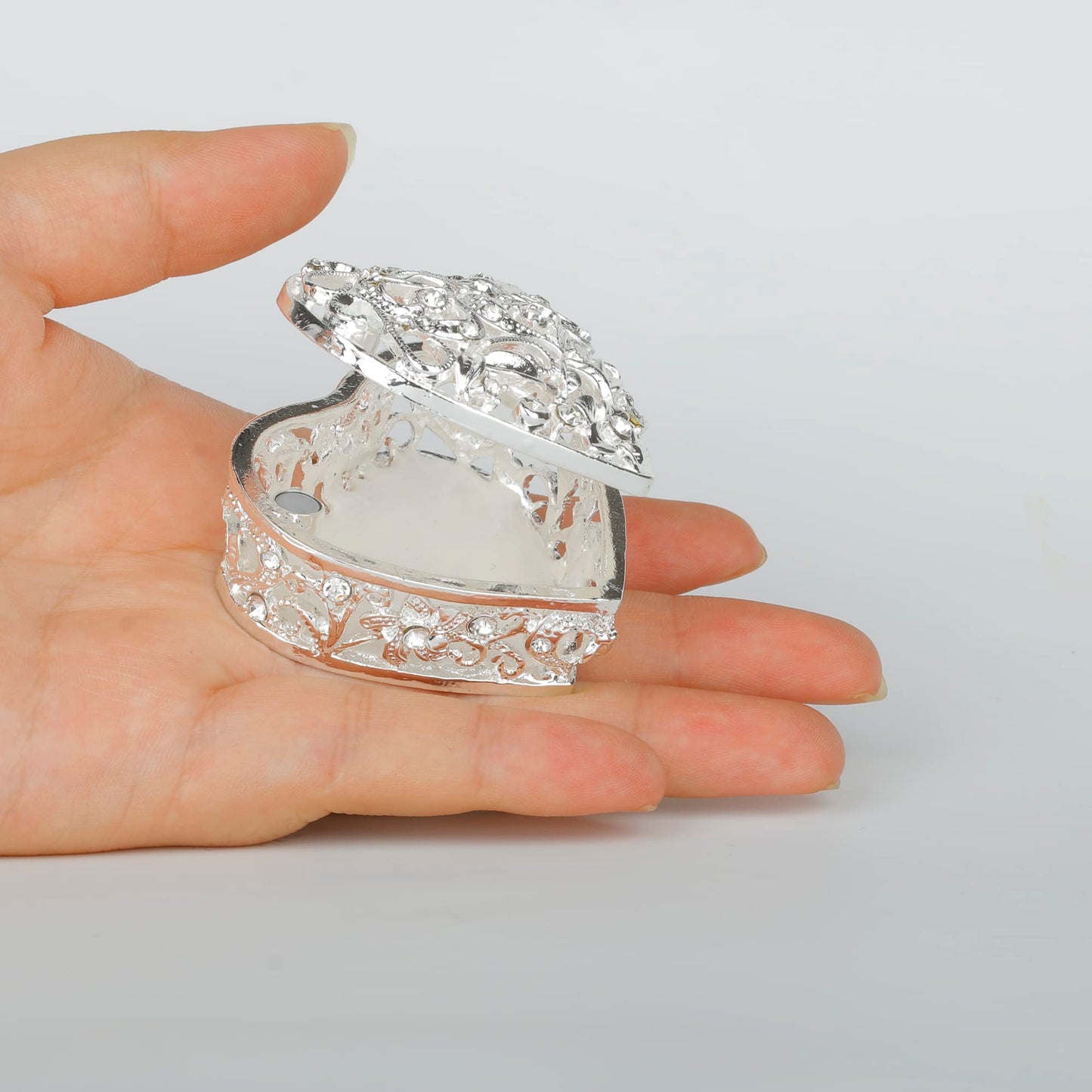 Silver Heart Jewelry Trinket Box Bejeweled Heart Box with Hollow Flower Figurines Jewelry Boxes Ring Holder