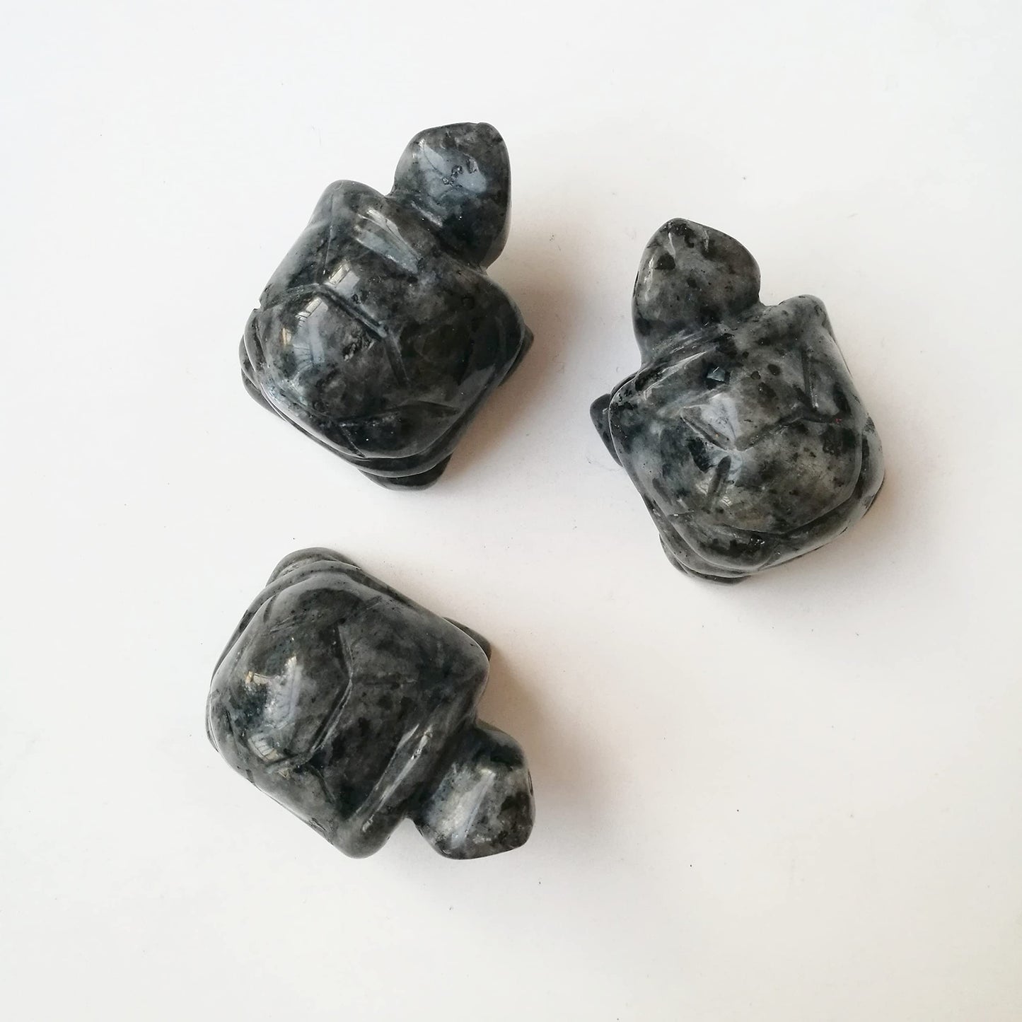 Bacatgem 1 Pcs Black Labradorite Tortoise Crystals and Healing Stones, 1.5" Hand Carved Animal Collectible Sculpture Fengshui Healing Crystal