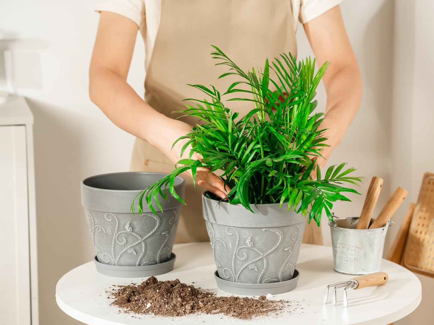 Melphoe Plant Pots Indoor with Drainage & Saucer, 2Pack 7 inch Flower Pots Outdoor Planters for Indoor Plants Garden Home Decor Cactus Succulent, Rigid Plastic (Imitation-Terracotta) Vine-Embossed
