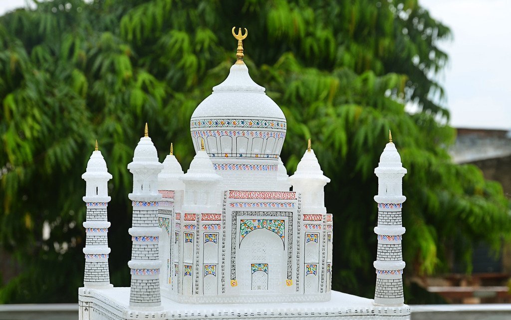 craftslook 7 Inch Taj Mahal Marble Replica – Handmade Miniature Model from India, Agra Souvenir, Symbol of Love – Home Decor Gift, Collectible Architecture Set, Indian Handicraft