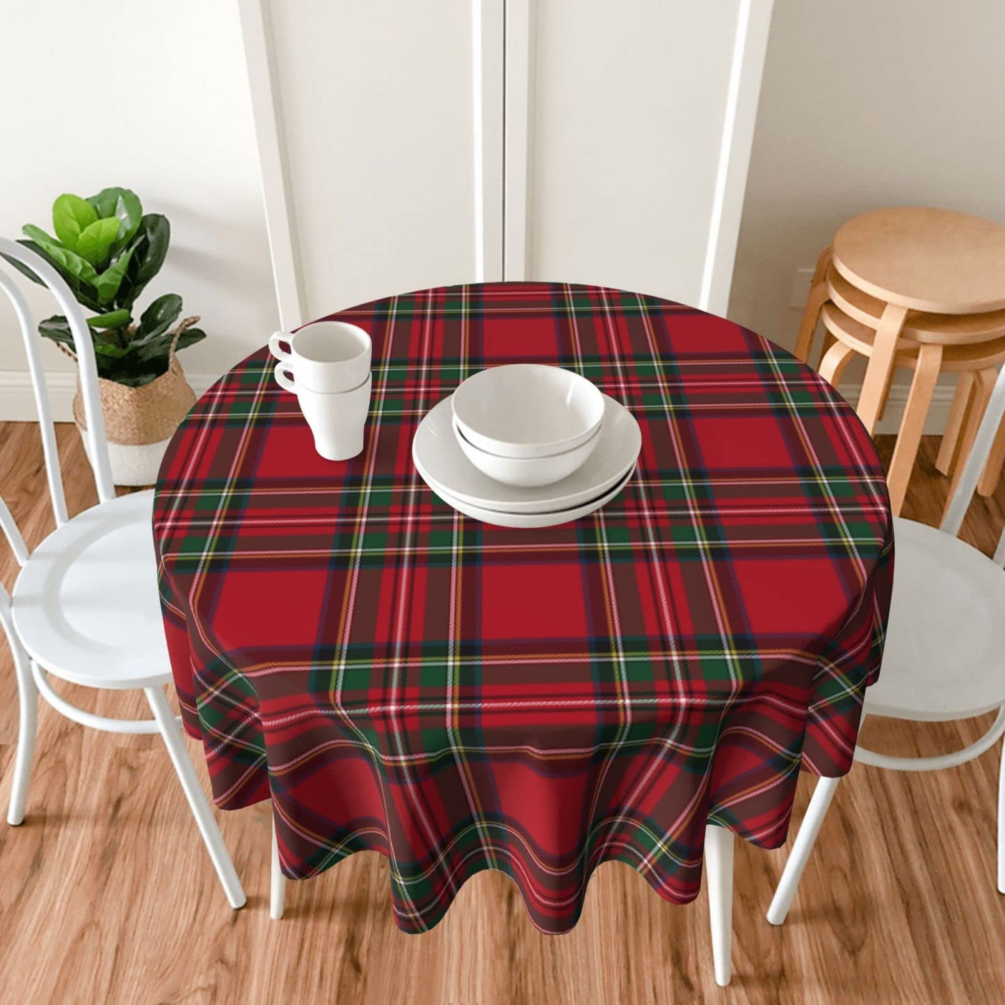 Checkered Christmas Tablecloth Round 60 Inch,Red Green Retro Plaid Table Cloth,Stain Resistance Polyester Winter Xmas Holiday Table Covers for Kitchen Dining,Small Tablecloth for Parties Picnic