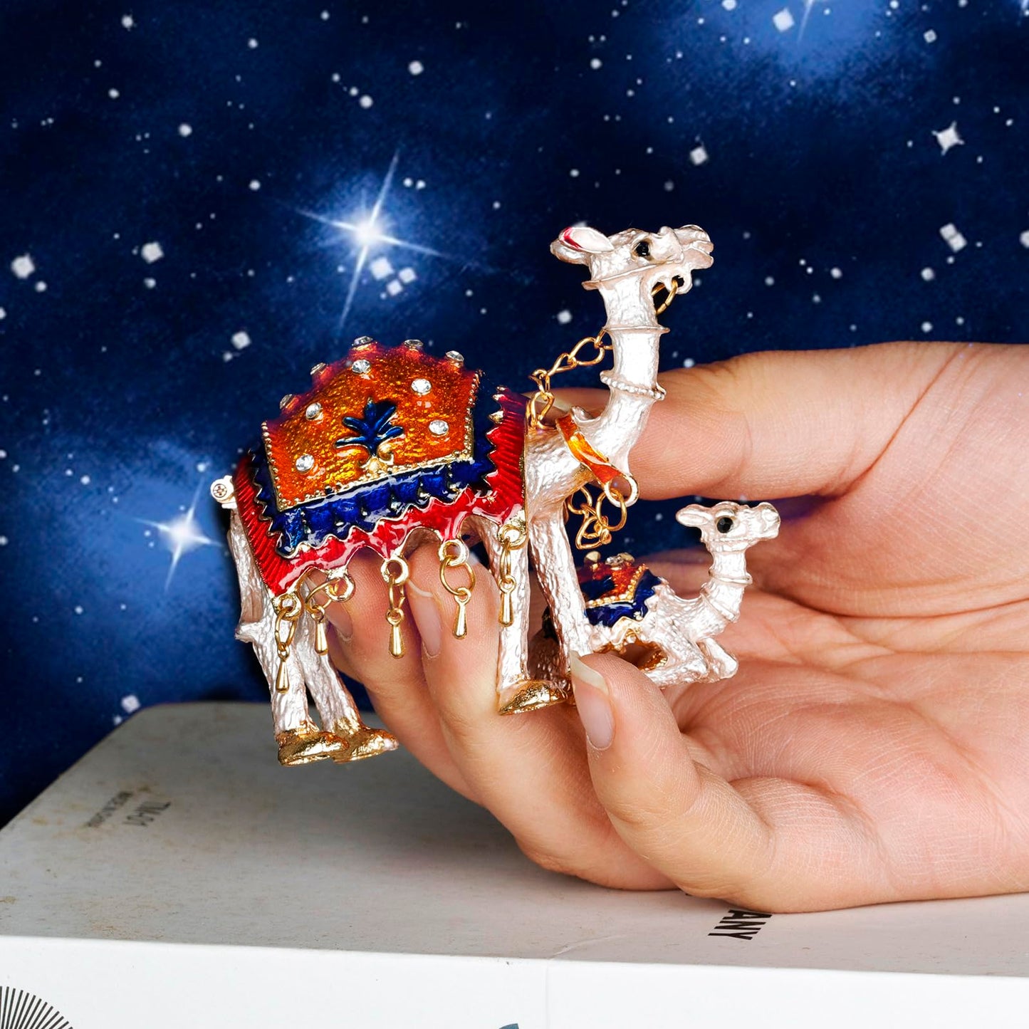 SEVENBEES Hand-Painted Mother-Son Camels Hinged Trinket Box Decoration - Unique Animal Figurine Collectible Gift with Enameled Crystals,Rings, Earrings Storage for Home Decor