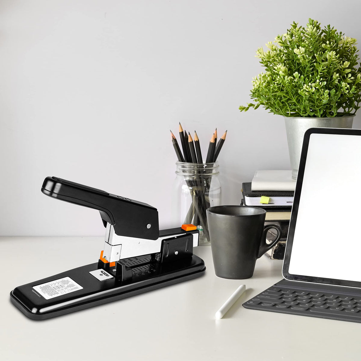 Amazon Basics Heavy Duty Stapler, 90 Sheets High Capacity, Large Office Stapler with 1000 Staples, Black