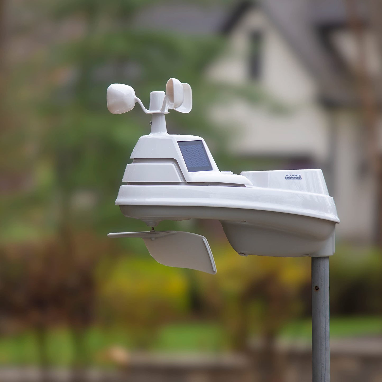 AcuRite Iris Wireless Weather Station with HD Direct-to-Wi-Fi Display, Lightning Sensor, Indoor/Outdoor Temperature and Humidity, Wind Speed/Direction, Rain Gauge, and Barometer (01532M), White