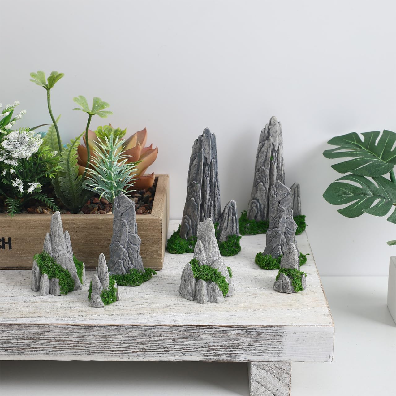 UPKOCH 8Pcs Miniature Fake Rocks for Diorama Supplies, Artificial Stone Figurines with Moss, Resin Zen Garden Accessories Terrarium Decor Mini Landscape