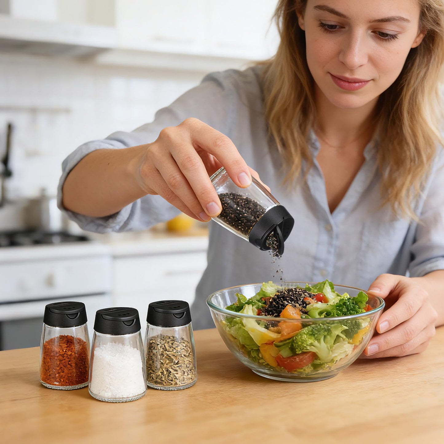 Sewroro 4Pcs Glass Seasoning Jar Set with Double Screw-on Lids Salt Pepper Shakers Condiment Containers for Kitchen Cooking and Outdoor Bbq 2.55X2.55X3.34In