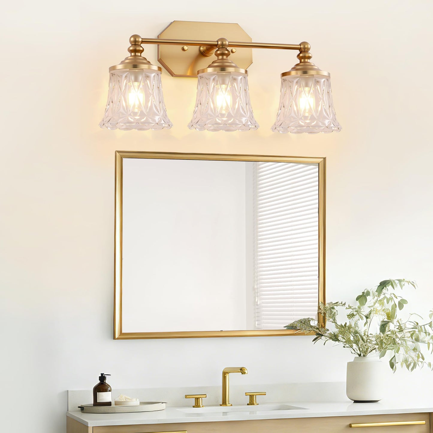 EvmVom Vintage Bathroom Vanity Light Fixtures, Gold 3-Light Vanity Light, Antique Bathroom Lighting Fixtures Over Mirror with Crystal Glass Shade, Vanity Lights for Bedroom Living Room Hallway