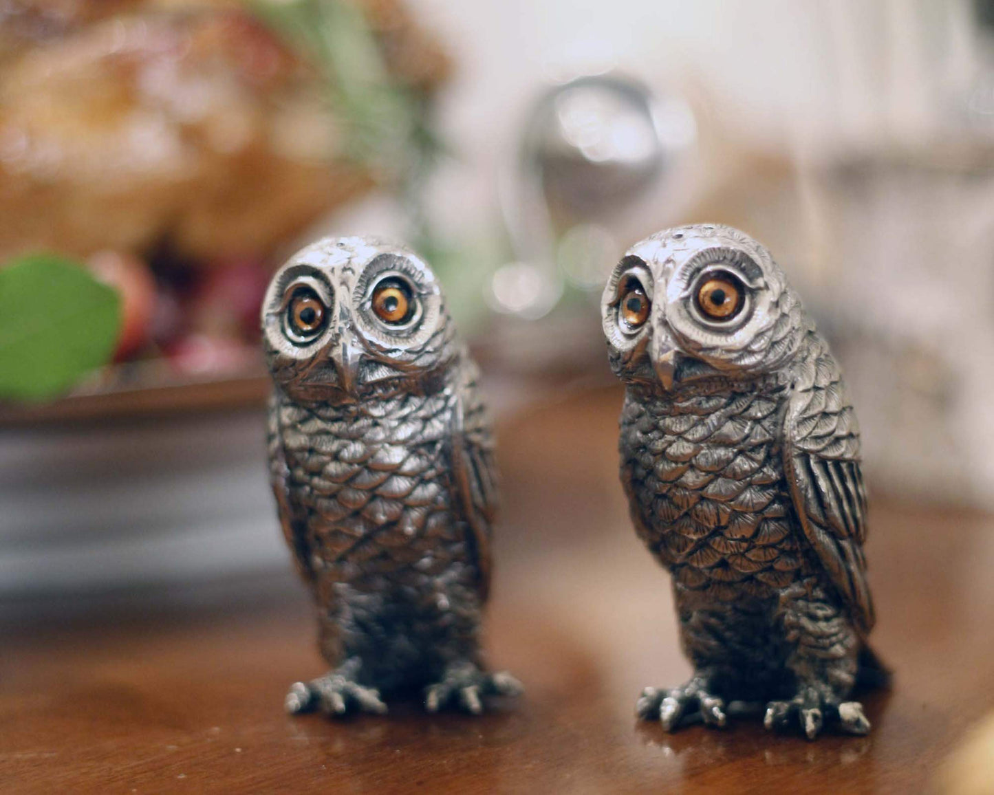 Vagabond House Pewter Metal Owl Salt and Pepper Shaker Set with Hand-Painted Eyes Thanksgiving Harvest Table 3.75 inch Tall