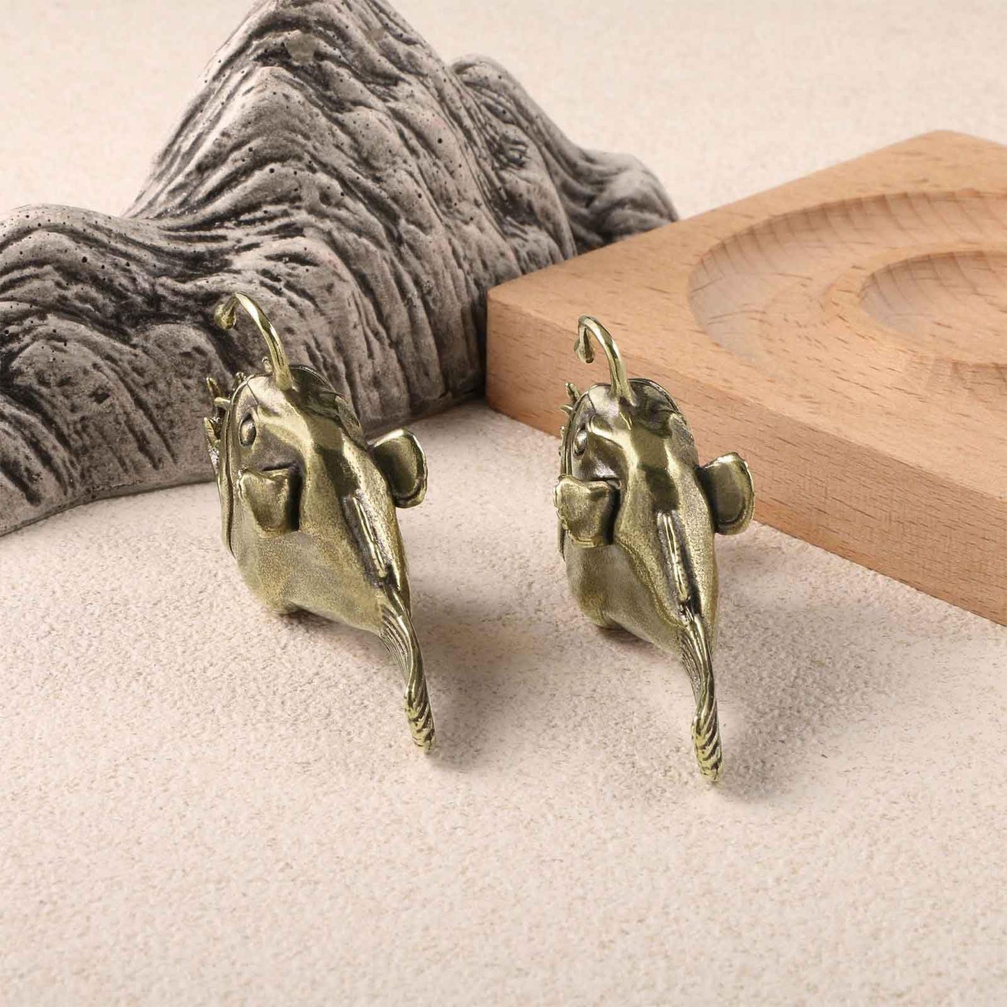 SnowOwl Lamp Fish Sculpture Solid Metal Insect Ornament Mini Brass Animal Figurine Statue for Home Office Garden Desktop Decor (Bronze-1)