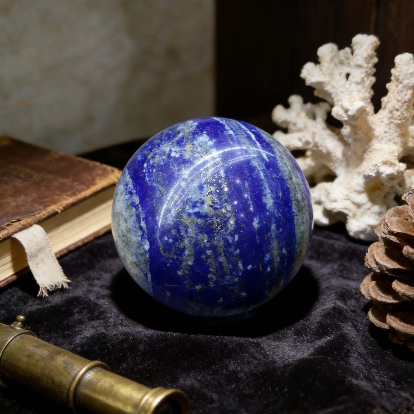 AierCrystal Natural Stone Crystal Sphere Feng Shui Home Decoration Ball Positive Energy Scrying Orb for Meditation Tool for Spiritual Space Purification Globe Diameter 4-5cm Lapis Lazuli Sphere