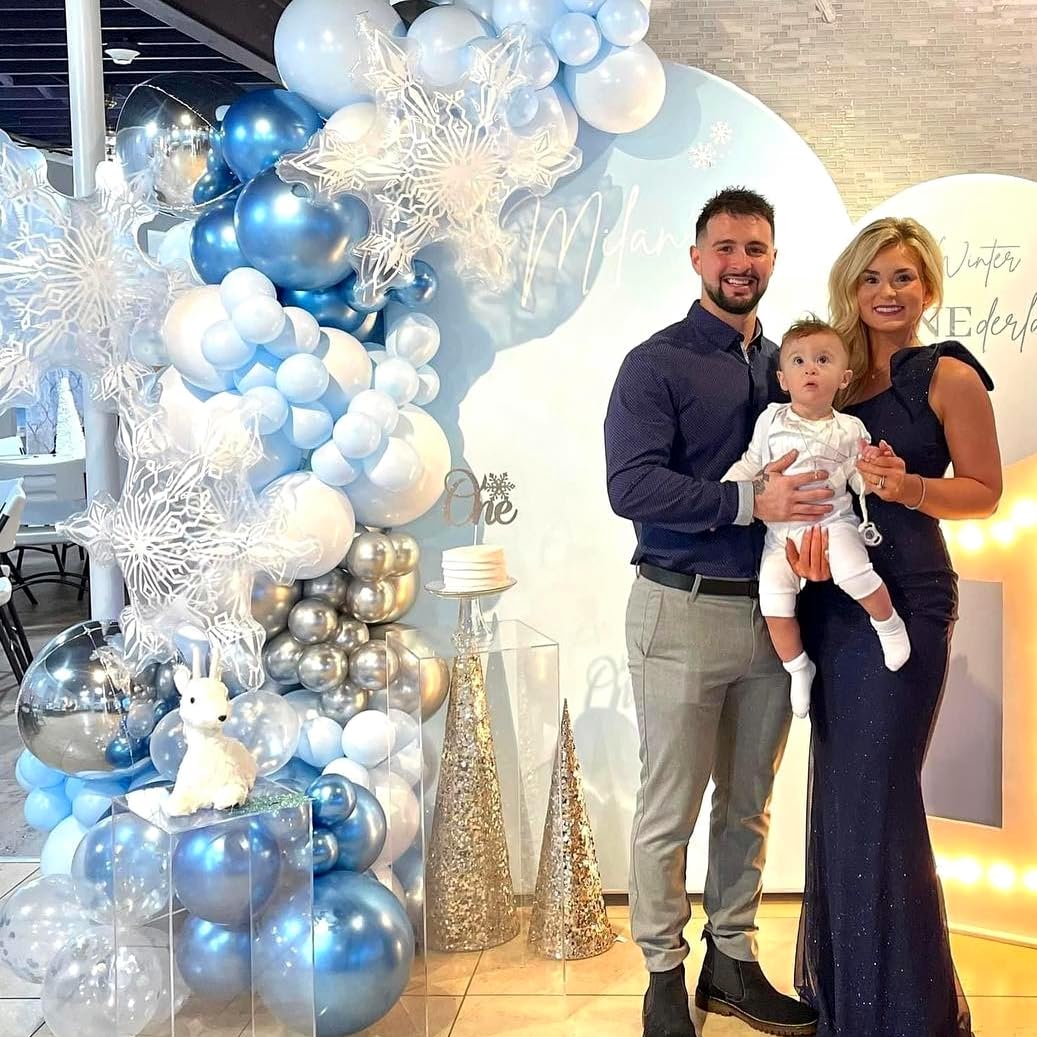 Winter Snowflakes Balloon Arch Garland Kit, White Silver Winter Balloon with Rich Large Snowflakes Mylar Star Foil Balloons*5, Metallic Silver Blue Balloons for Winter Wonderland Girl Birthday Decorat