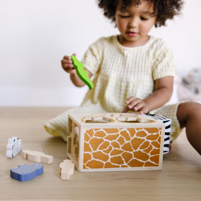 Melissa & Doug Wooden Shape Sorter Rescue Truck | Animal Puzzle Toy for Toddlers, Early Learning Play Set | Age 2+