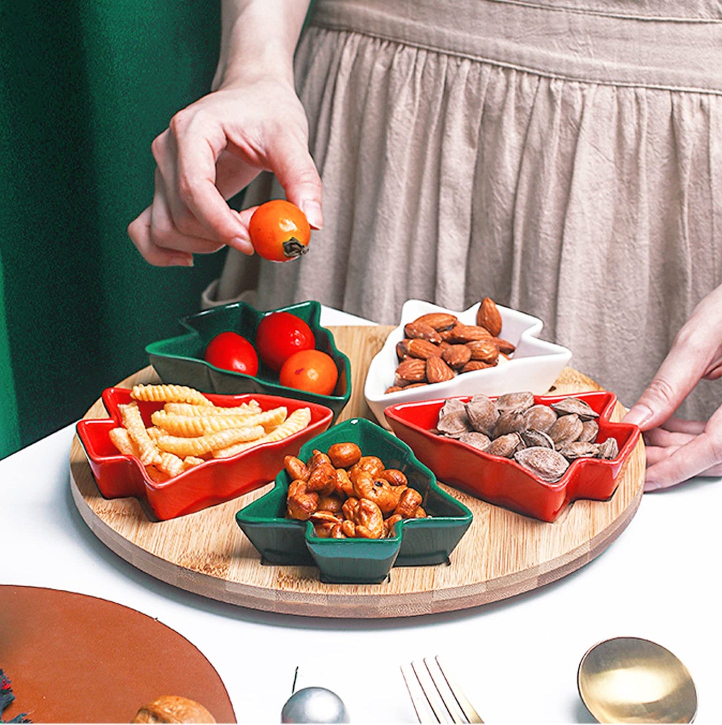 Rotatable Colorful 10.8 Inches 5pcs Christmas Tree Plates Chip & Dip Set Ceramic Snack Plate with Bamboo Tray, Round Removable Porcelain Appetizer Dessert Fruit Salad Saucer Bowls Cutlery Platter Dish