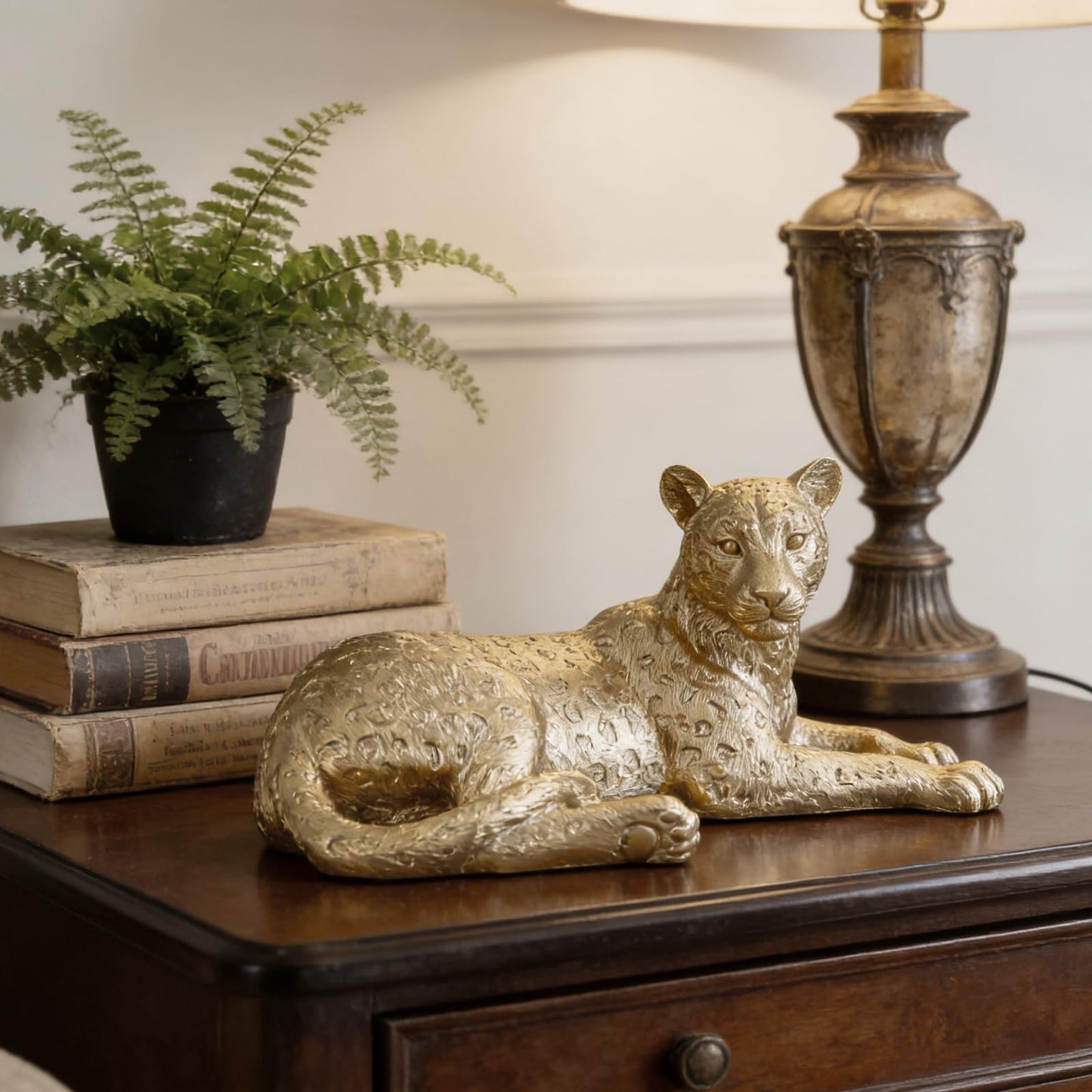 Guichifun Leopard Statue Home Decor Accents - Champagne Gold Cheetah Figurines for Shelf Bookshelf TV Stand Decor Bedroom Office Decorations Ideal Gift for Animal Lovers 12 x 6.8 x 5.2 Inch