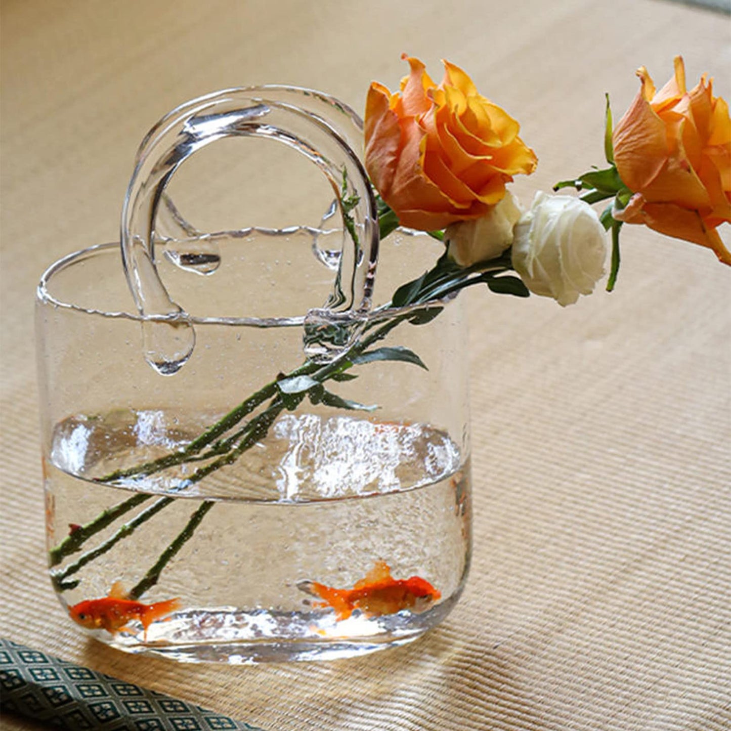 Glass Bag Vase, Hand Purse Vase with Fish Bowl, Transparent Hand Basket Unique Vase Creative Bag Fish Tank, Clear Glass Vase for Living Room Kitchen Garden Wedding Decor (Pink)