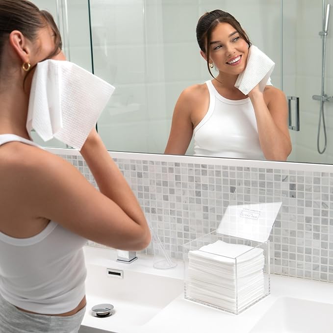 CLEAN SKIN CLUB Clear Acrylic Box