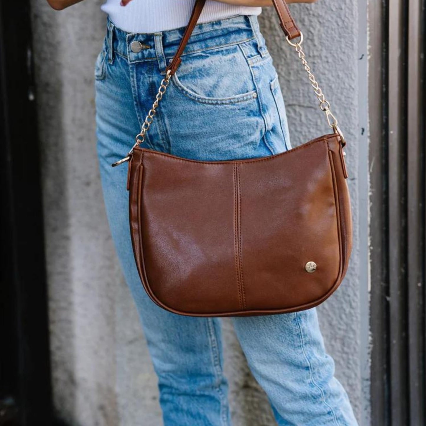 Modern+Chic Crossbody Bags for Women - Marissa Saddle Crossbody, Vegan Leather Shoulder or Handbag with Two Adjustable Straps