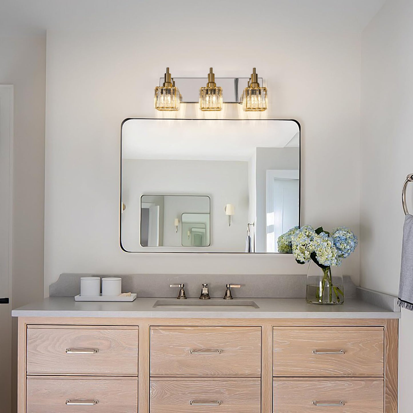 HUOKU Crystal Bathroom Vanity Light Gold Chrome 3-Light Modern Bathroom Lighting Fixtures Over Mirror Square Wall Sconce