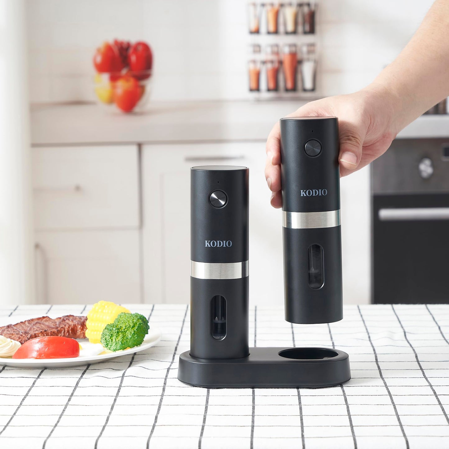 Electric Salt and Pepper Grinder Set, Rechargeable Base, Automatic Salt & Pepper Mill Refillable with USB Cables, Salt and Pepper Shakers, LED Light, One Hand Operation, 2 Adjustable Coarseness Mills