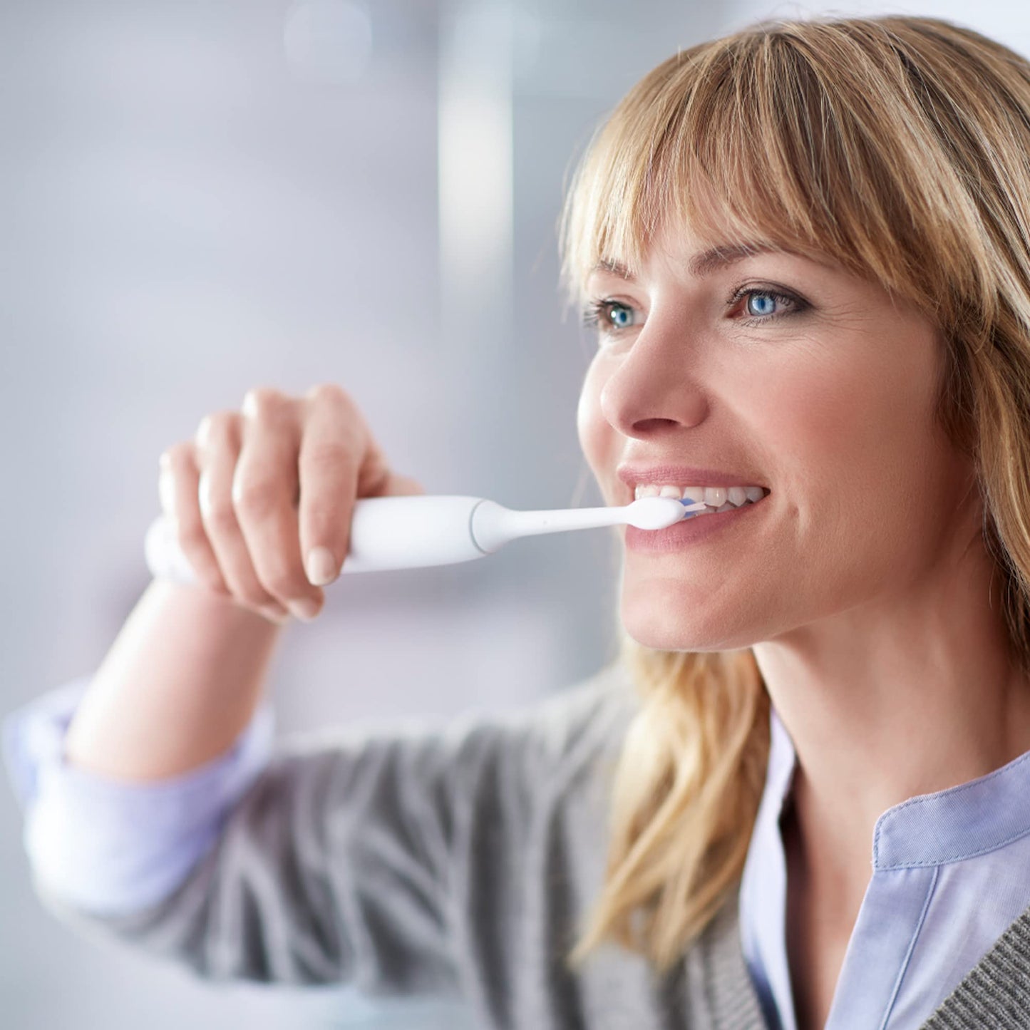 Philips Sonicare Series 7900: Advanced Whitening Sonic Electric Toothbrush with app in White, (Model HX9636/19)