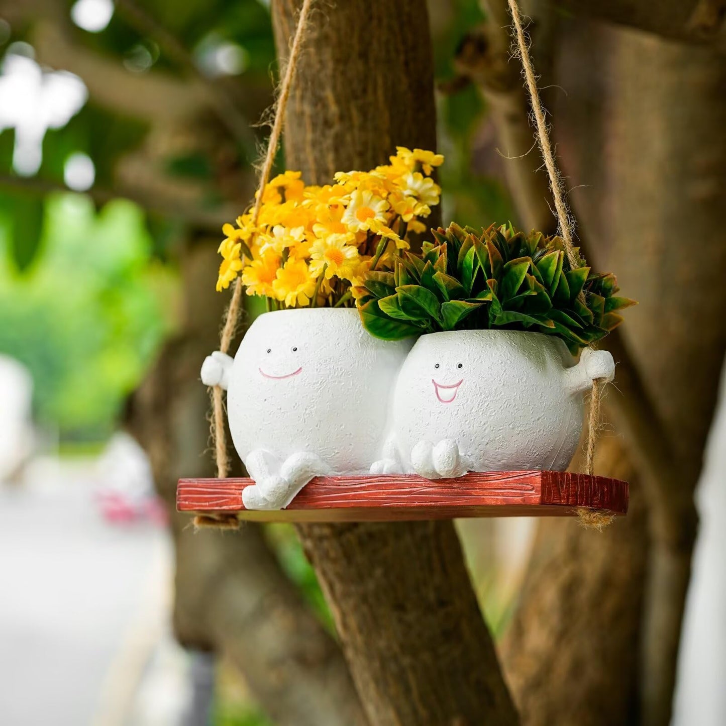 SeoatLink Cute Hanging Face Planter Pots, Funny Swinging Two Head Planters Succulent Pots with Drainage Hole, Funny Resin Hanging Plant Pots for Indoor Outdoor Plants White