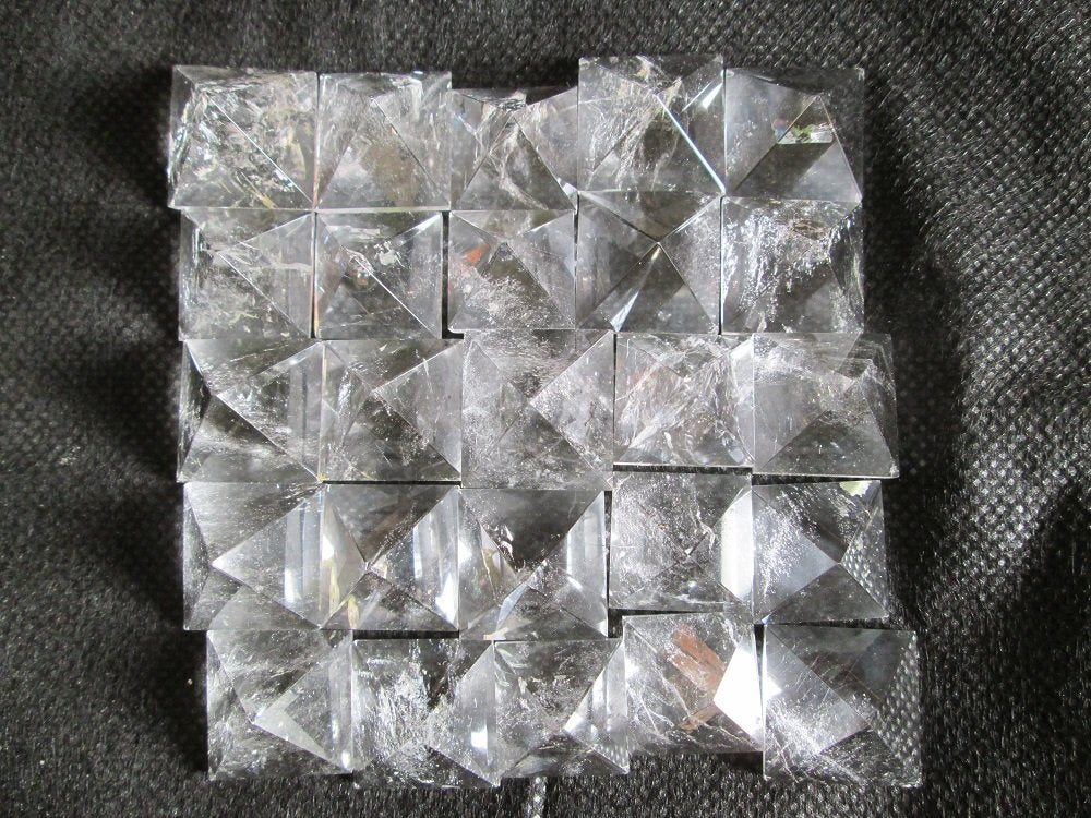 WholesaleGemShop Beautiful Lot of 10 Pieces Clear Crystal Quartz Gemstone Pyramids for Crystal Reiki Vaastu Healing