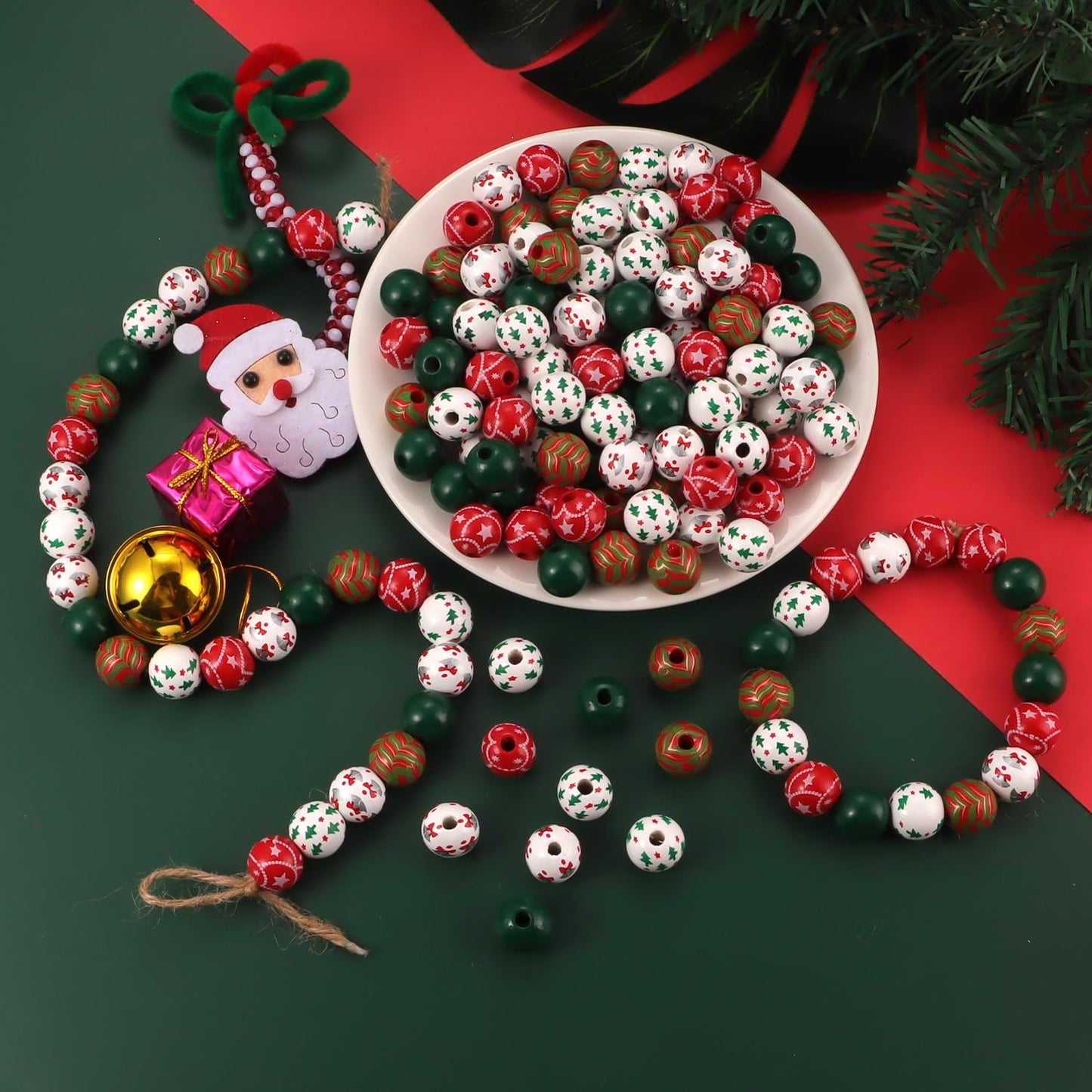 200 Pcs Christmas Wooden Beads for Crafts Red Green Round Craft 5 Styles Christmas Tree Bell Peppermint Swirl for Xmas DIY Garland Jewelry Making Home Decor