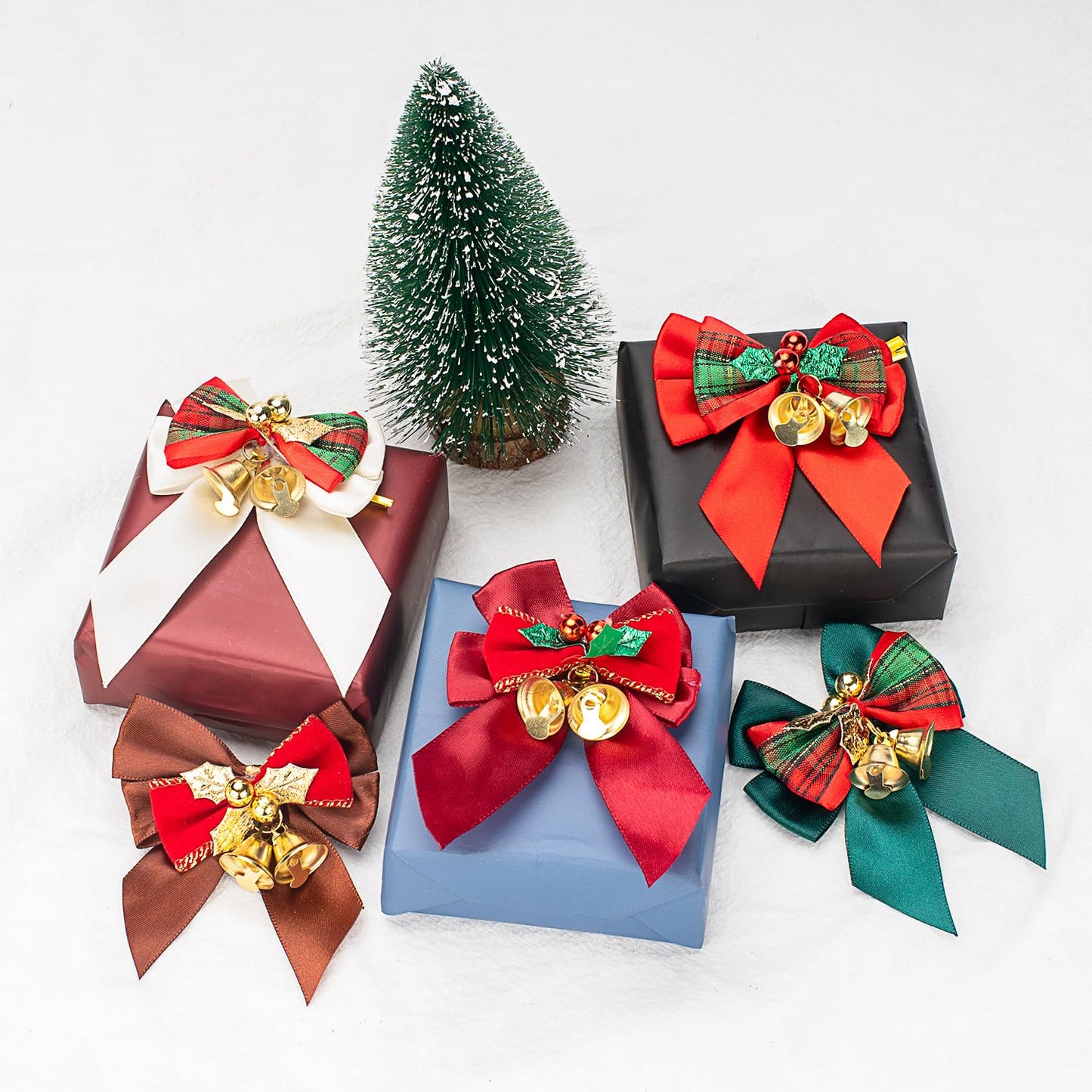 Voeveca 20 Pack Christmas Bows, Bowknot Wreath Bow with Jingle Bells for Christmas Garland Tree, Crafts, Wrapping, Wreath Xmas Hanging Ornaments Decor (20, Red)