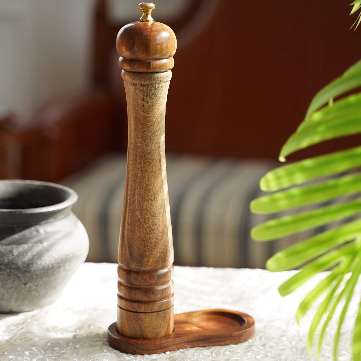 DeroTeno Salt and Pepper Mill Tray, Inner Dia 5.5 cm / 2.17 inch, Acacia Wood, Pepper Grinder Rest, Dining Table Protector (Pepper Mill and Salt Mill are not Included)