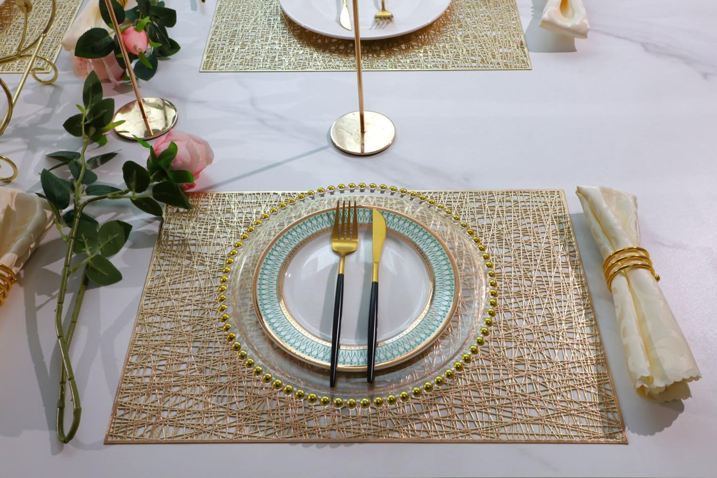 Snowkingdom Gold Placemats Set of 4, Golden Vinyl Rectangle Metallic Wipeable Place mats, Washable Easy Clean Non Slip Stain Resistant Hollow Kitchen Dining Table Mats for Wedding Party Decoration