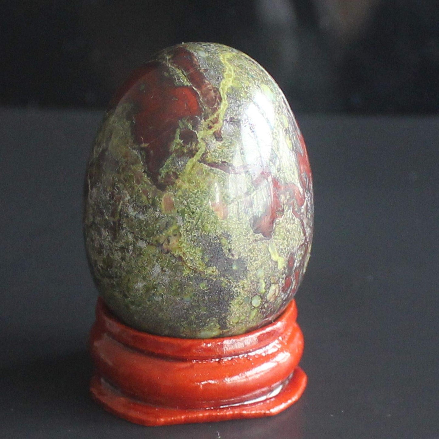 40x30mm Mixed Gemstone Rose Quartz Crystal Egg with Wood Stand Home Decor (Dragon Blood Jasper)