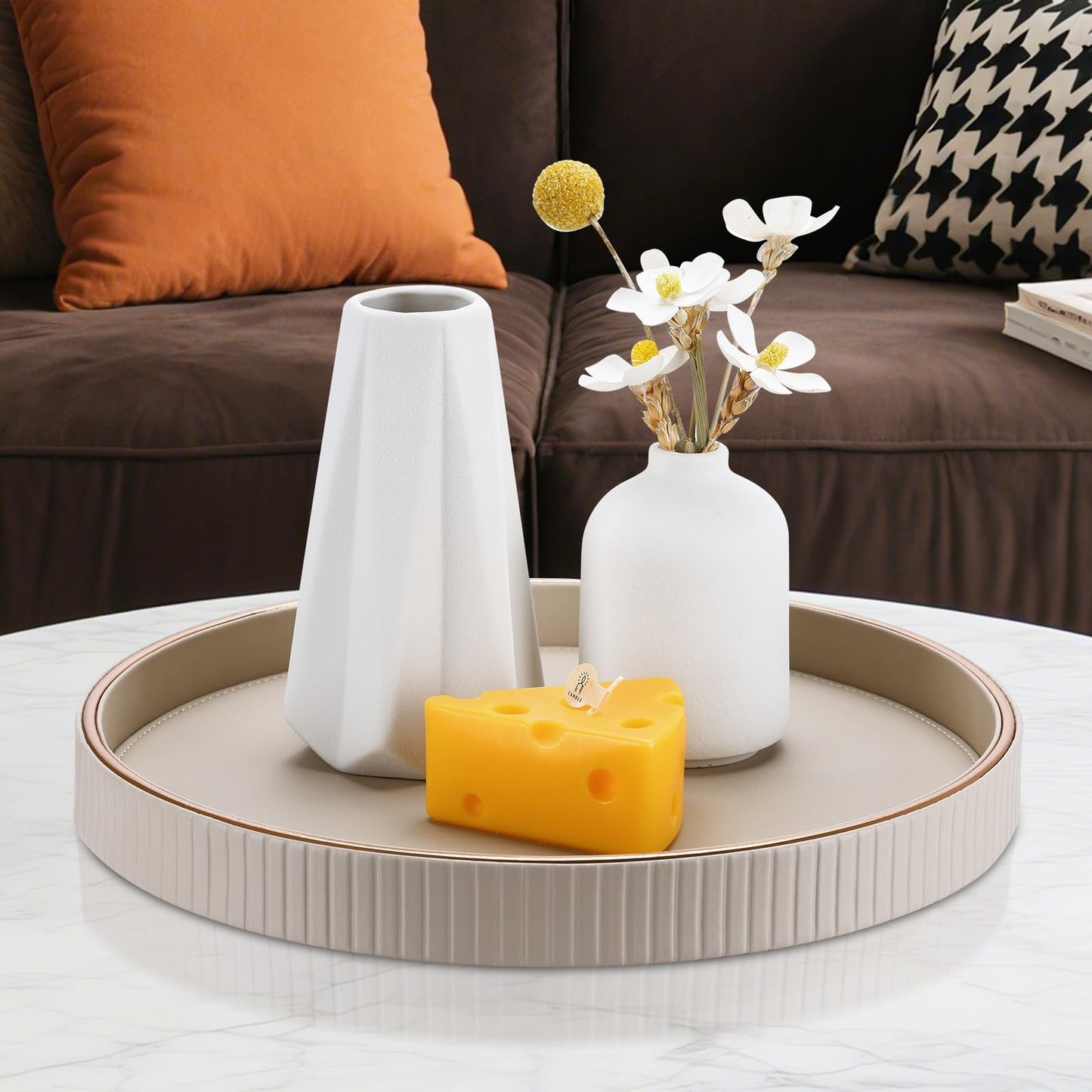 KINGFOM Round Decorative Tray, PU Leather Vanity Tray Organizer with Gold Trim for Dresser, Coffee Table & Bathroom Counter, Modern Home Decor Jewelry & Perfume Tray for Men Women (Beige)