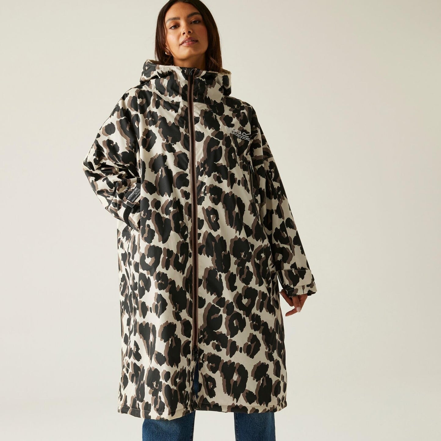 Regatta Outdoor Active Unisex Waterproof Changing Robe - True Leopard Print - SM