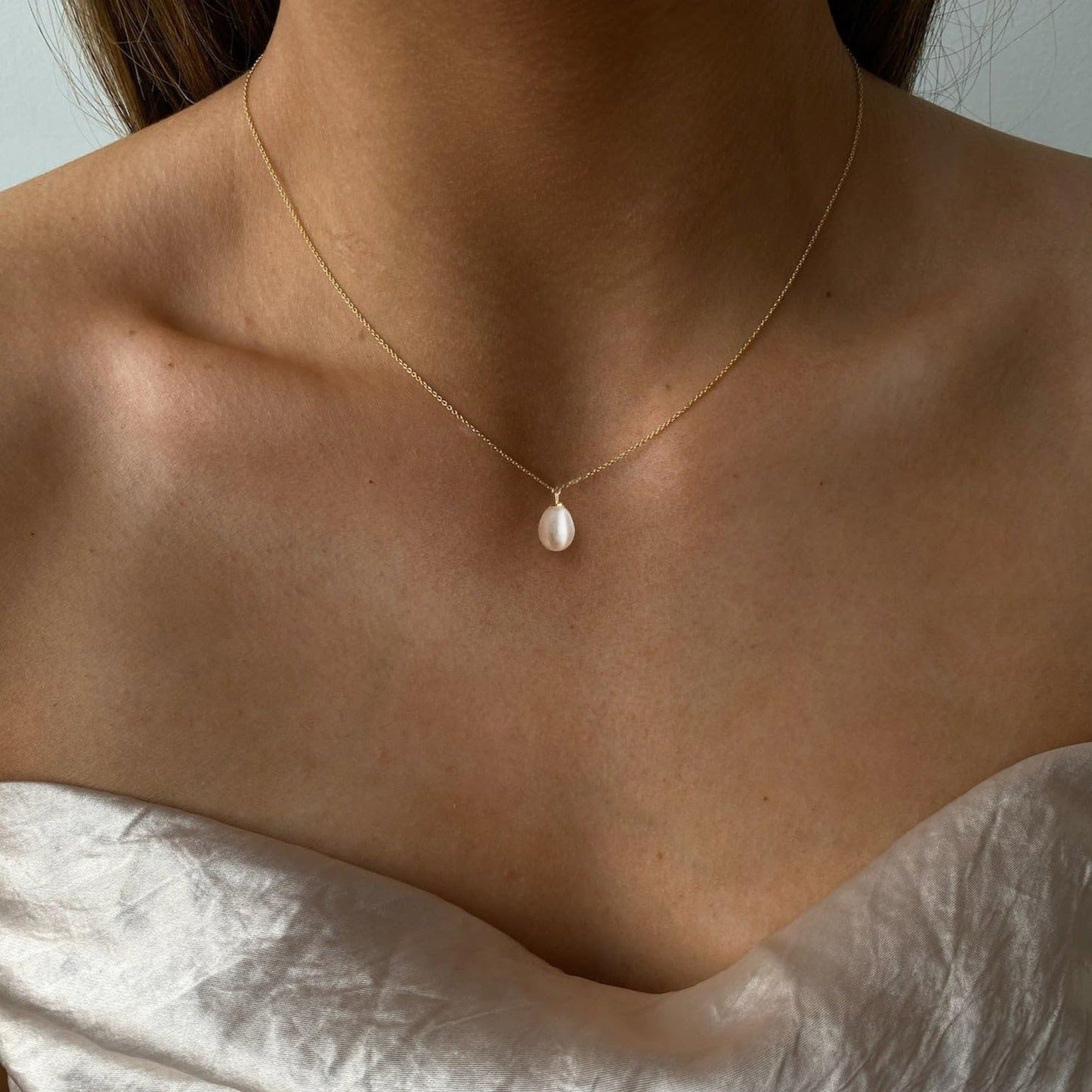 Sargetou Pearl Necklace for Women,14k Gold Plated Waterproof Cute Dainty Choker Necklace Drop Vintage Single Pearl Chain Trendy Jewelry Fashion Gift