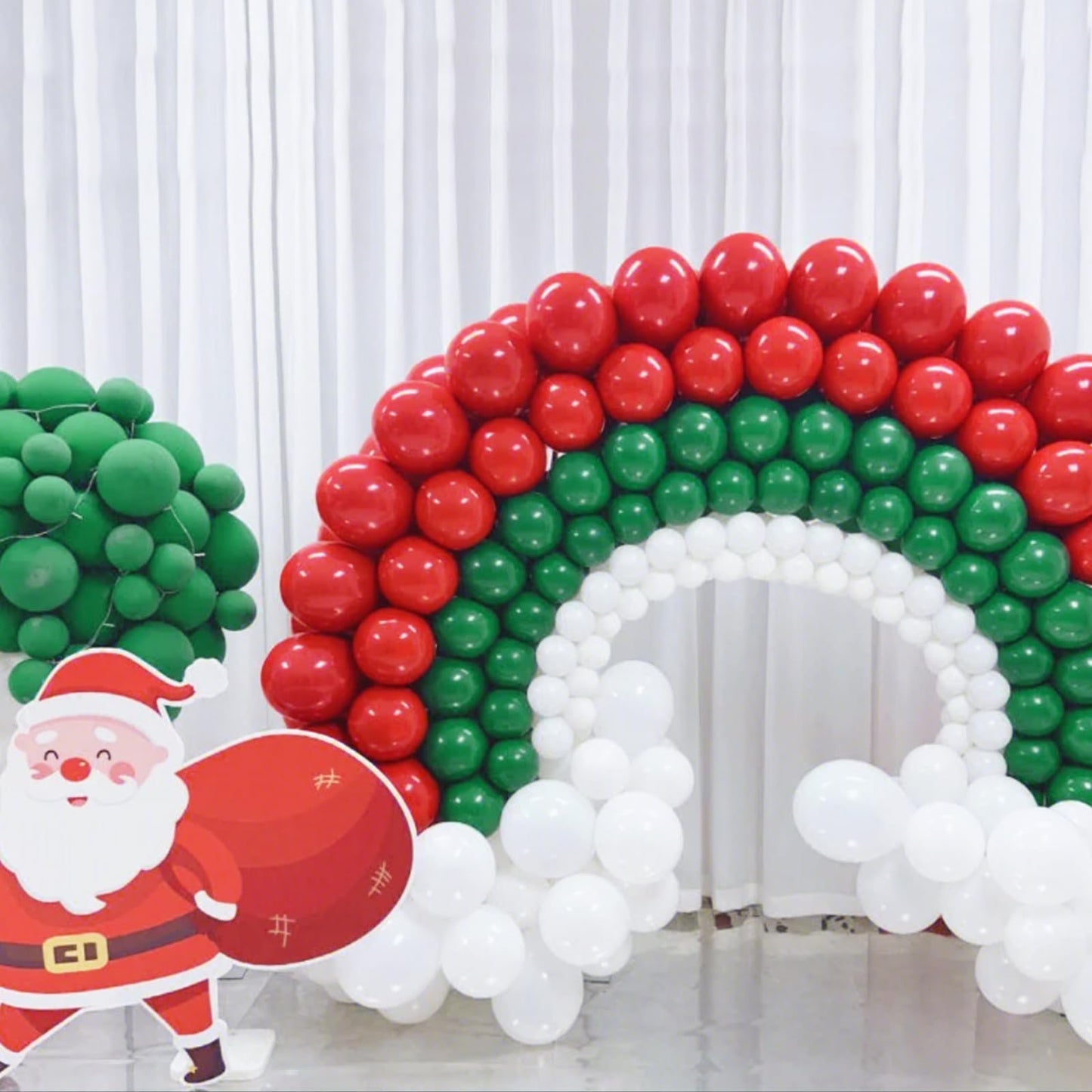 100 Pcs Christmas Red Green Balloons 12 Inch Red Green and White Latex Balloons with 65ft Ribbon for Christmas Birthday Baby Shower Party Decorations