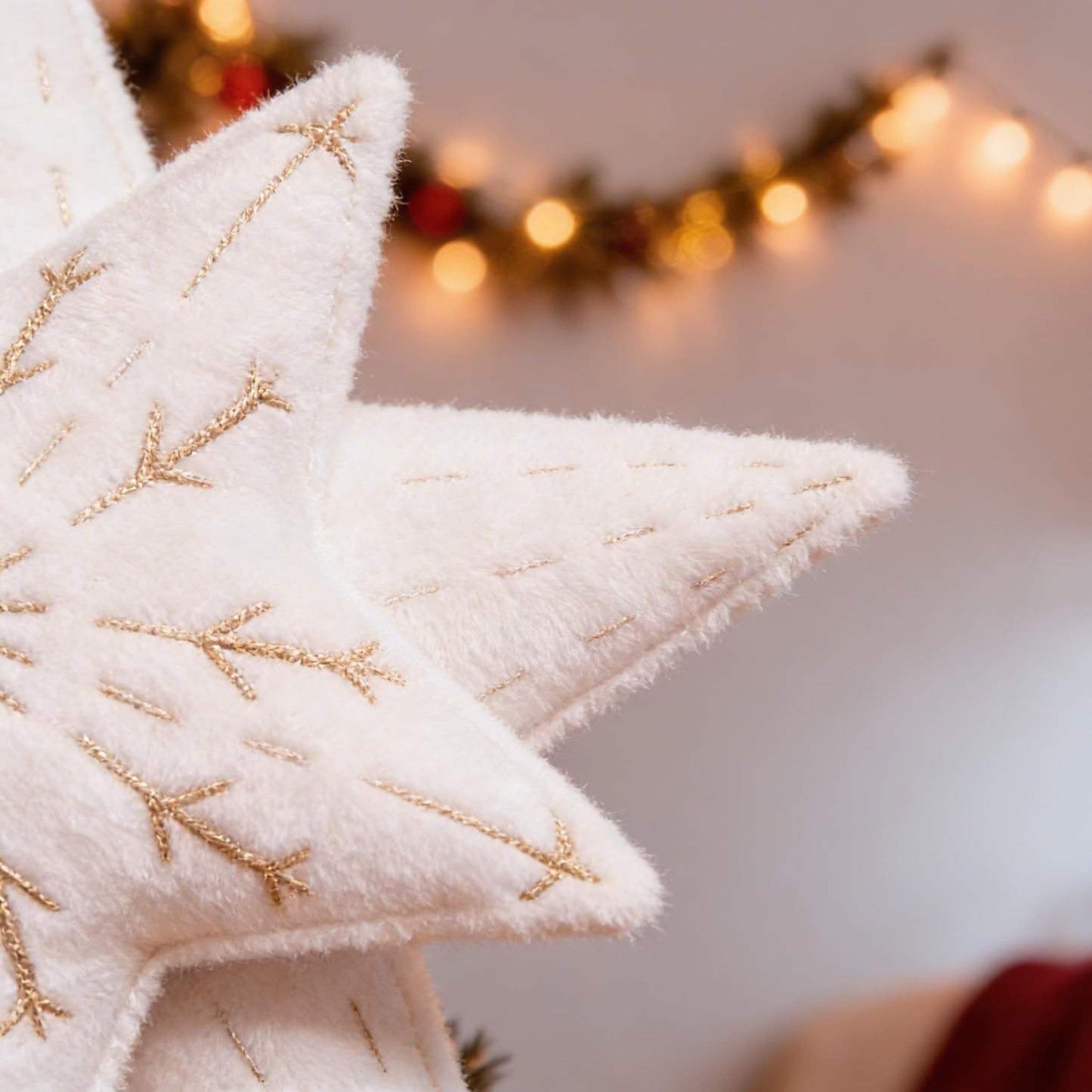 TORAKIP Felt Star Christmas Tree Topper 8.7" x 8.7" (22 x 22 cm) – Soft White Tree Top Star Decoration, Lightweight Scandinavian Farmhouse Holiday Decor, Cozy Felt Christmas Tree Topper
