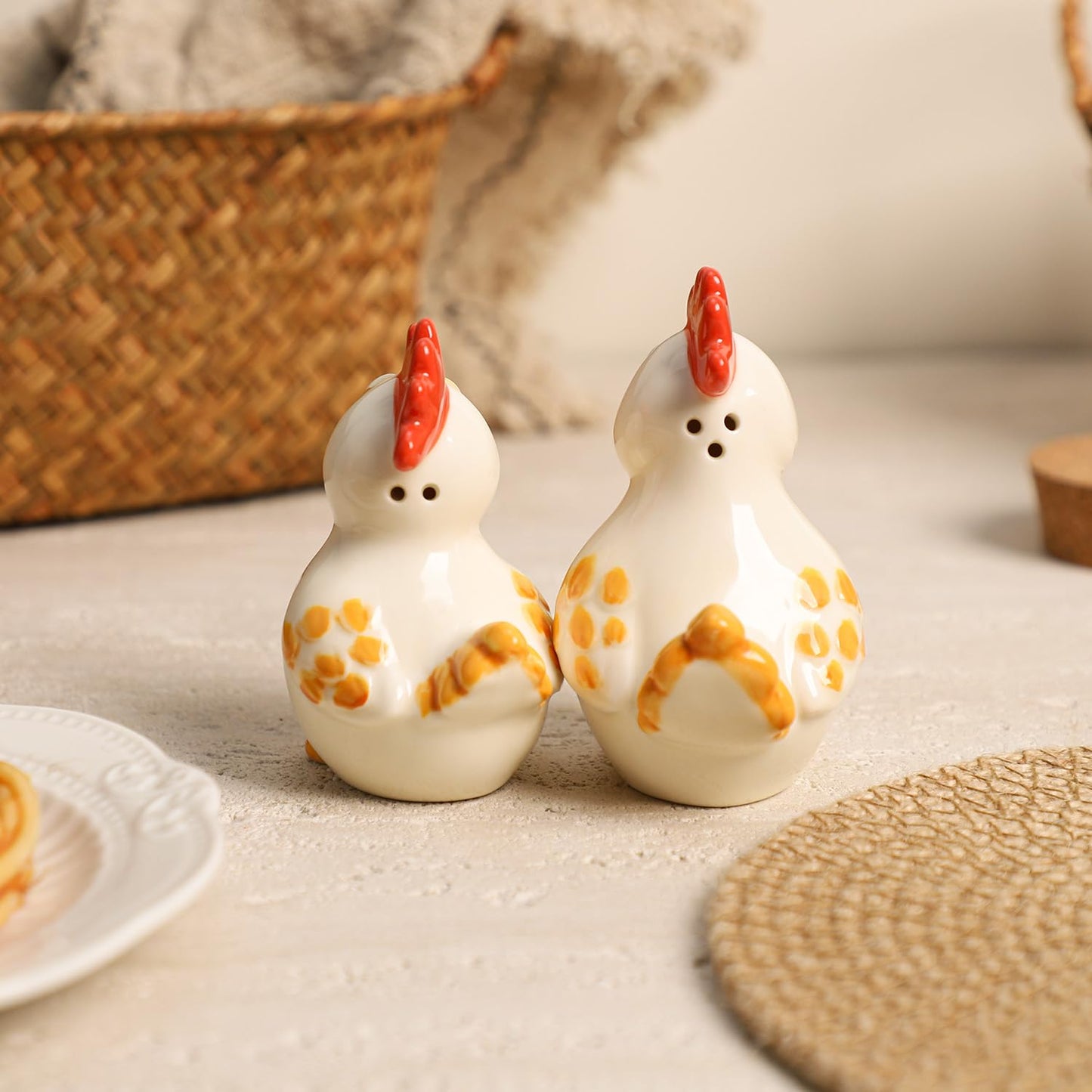 Bicuzat Ceramic Hen and Rooster Salt & Pepper Shakers Set, Hand-Painted Chicken Salt and Pepper Shakers, 2 PCS Set