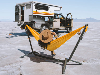 KAMMOK: Swiftlet Portable Stand & Roo Double Sunflower Gold Hammock Set