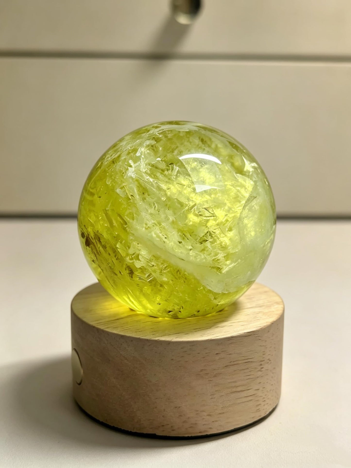 AierCrystal Natural Stone Crystal Sphere Feng Shui Home Decoration Ball Positive Energy Scrying Orb for Meditation Tool for Spiritual Space Purification Globe Diameter 4-5cm Citrine Sphere