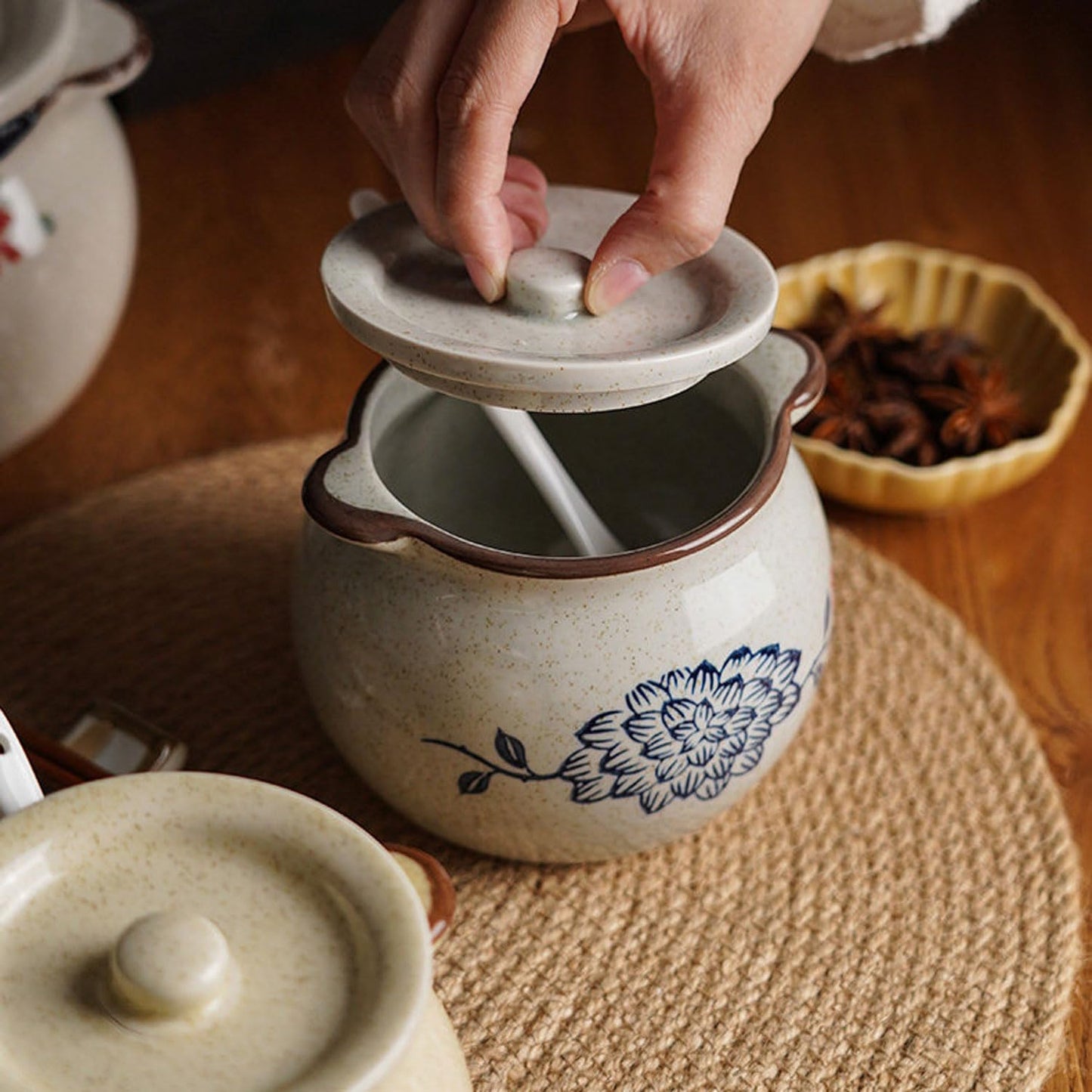 hengshukeji Sugar Bowl with Lid and Spoon,Vintage Ceramic Seasoning Jar, 10oz Stoneware Sugar Salt Holder, Glazed Condiment Container for Kitchen Counter (Lotus)