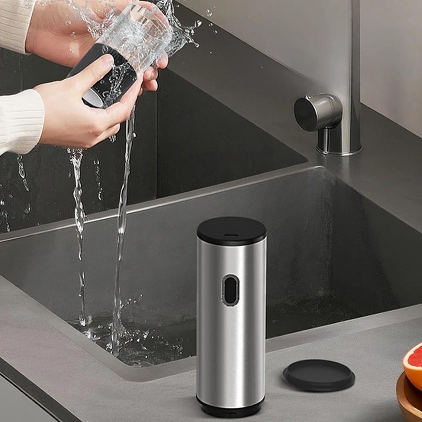 Electric Salt and Pepper Grinder, USB Rechargeable with Ceramic Grinding Mechanism, Adjustable Coarseness, One-Touch Operation, Stainless Steel and Black