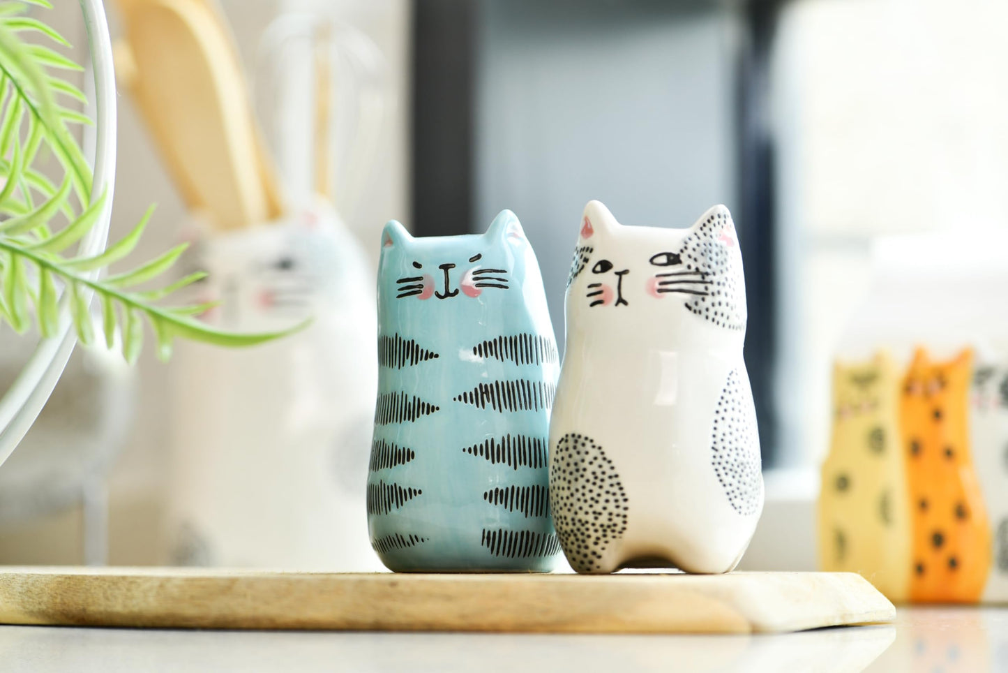 Bico Cartoon Cat Salt & Pepper Shaker Set, Handpainted Stoneware, Dishwasher Safe