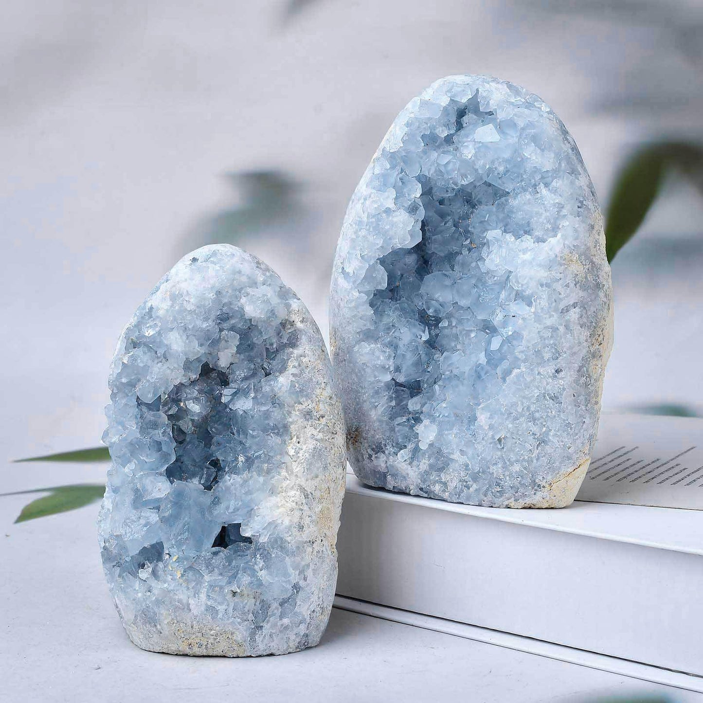 FZBHRO Large Blue Celestite Cluster Geode Healing Crystal Stone Collection Mineral Specimen Home Office Decor Meditation Gifts 1.7-2.2 Pound
