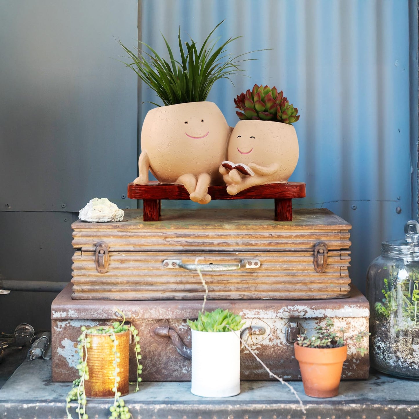 Meltset Cute Face Planter Pot - Funny Double Head Planter Sitting on Bench, Smiley Succulent Pot with Drainage Indoor and Outdoor, Unique Gift for Plant Lovers(Light Brown)