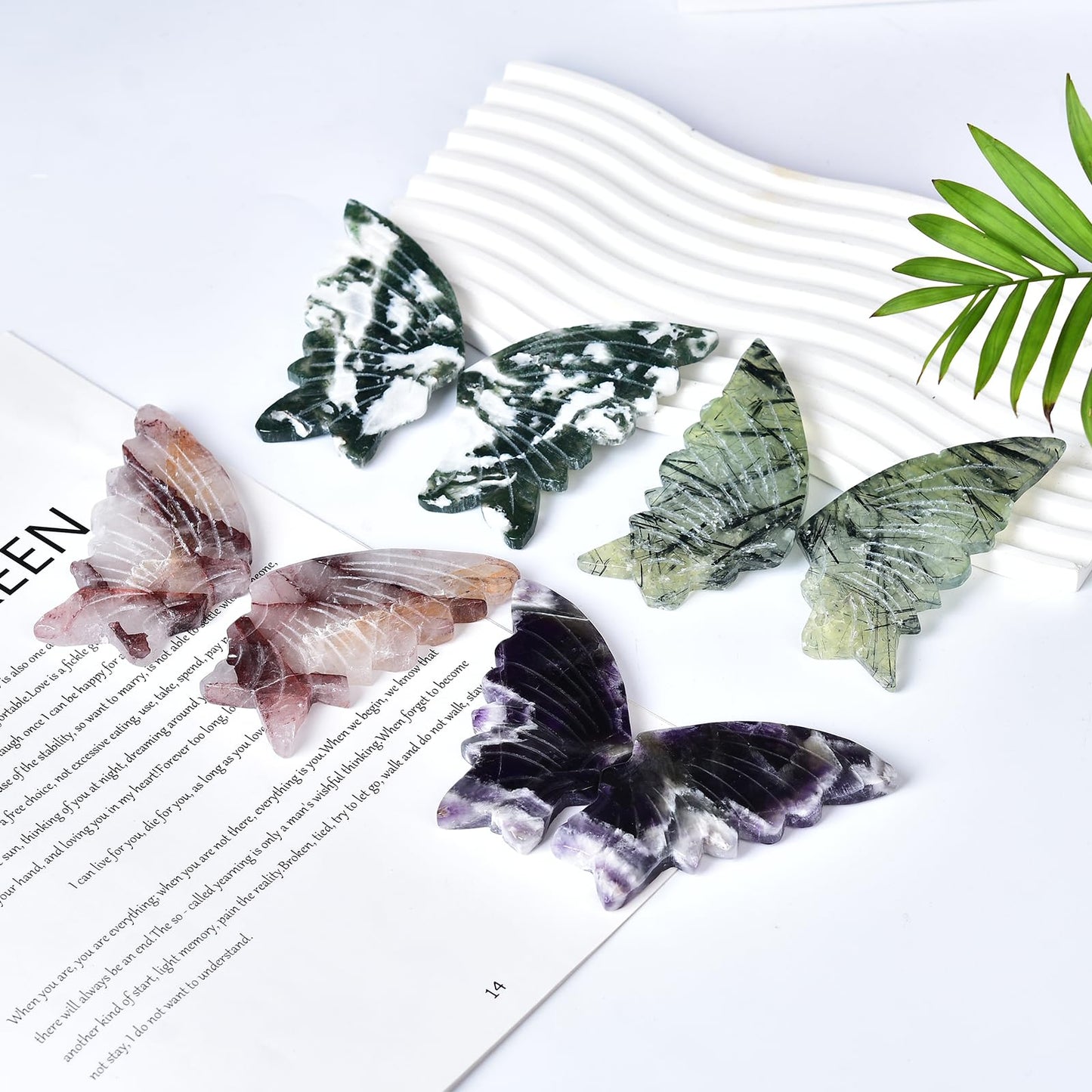 JIC Gem Aquatic Agate Crystal Stone Butterfly Art Decorative Healing Crystal Slices Carved Angel Wings with Silver Stand Office Home Decor Reiki Gifts (1pair, 10cm)