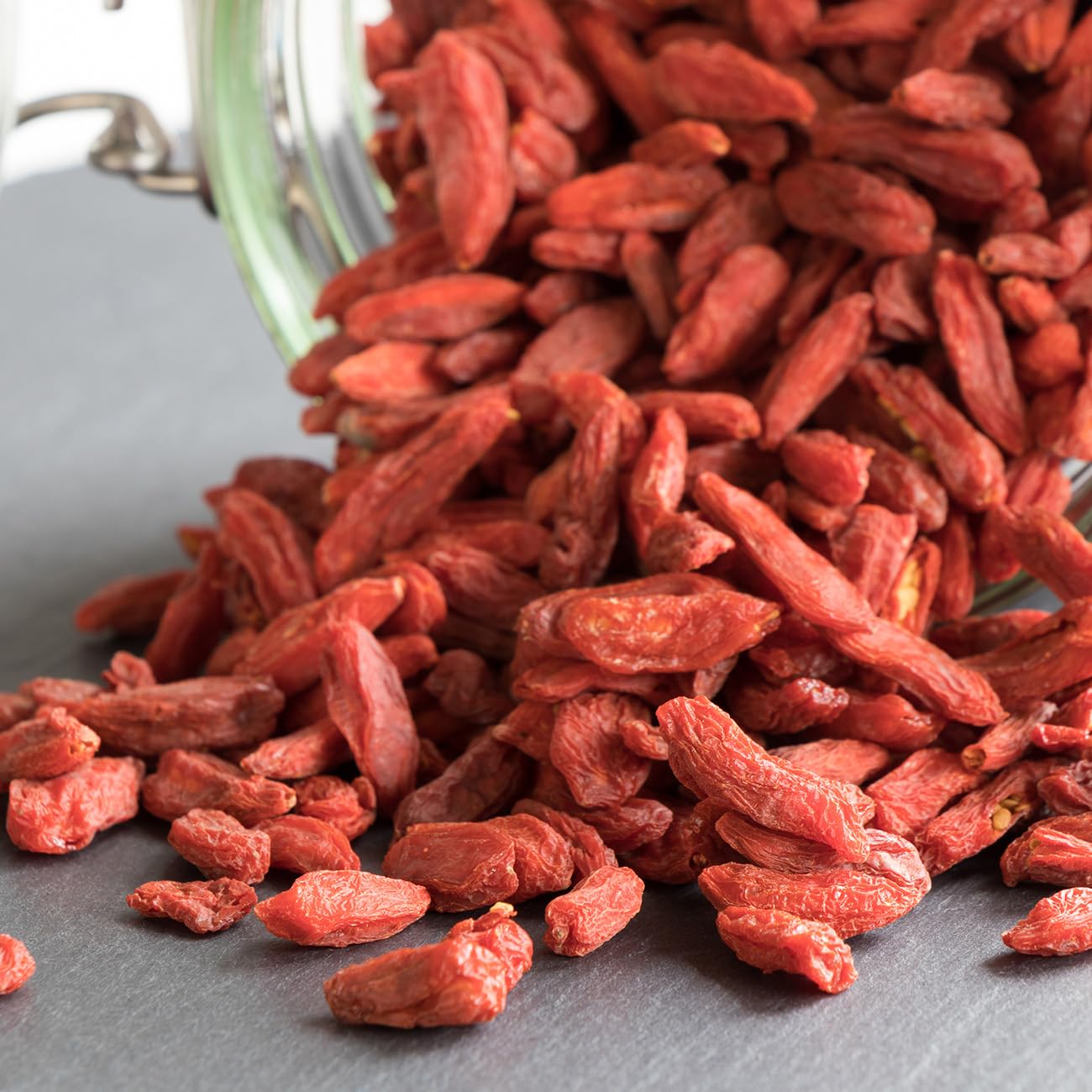 Perfect Plants Goji Berry Bush in 1 Gallon Grower's Pot | Delicious Wolfberry for Outdoor Planting | Fresh Antioxidant Packed Fruits | Fully Mature for Home Gardens