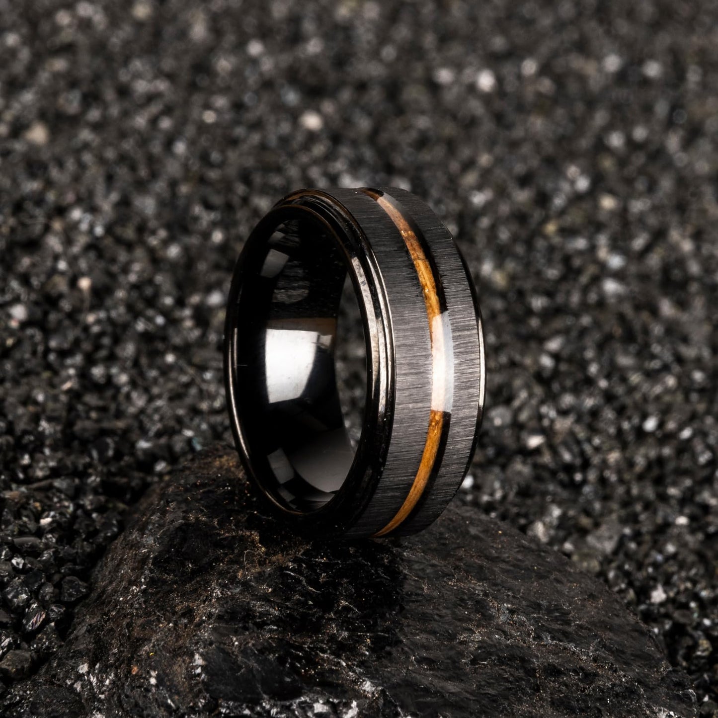 JEWPER 8mm Men Womens Wedding Band Tungsten Rings Black Fashion Promise Carbide Inlaid whiskey barrel wood Outer ring step edge sanding Matte Finish Edge Comfort Fit size(6)
